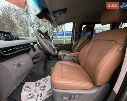 Серый Хендай Staria, объемом двигателя 2.2 л и пробегом 20 тыс. км за 60000 $, фото 9 на Automoto.ua