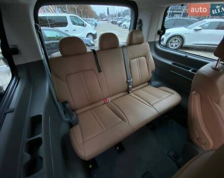 Серый Хендай Staria, объемом двигателя 2.2 л и пробегом 20 тыс. км за 60000 $, фото 17 на Automoto.ua