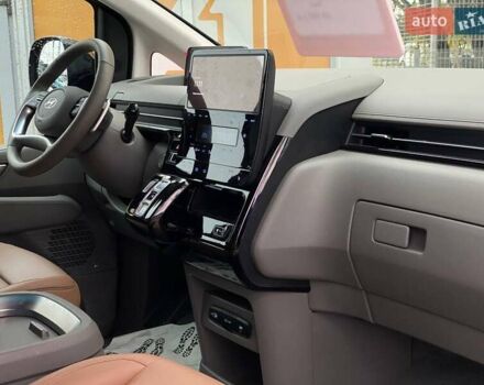 Серый Хендай Staria, объемом двигателя 2.2 л и пробегом 20 тыс. км за 60000 $, фото 11 на Automoto.ua