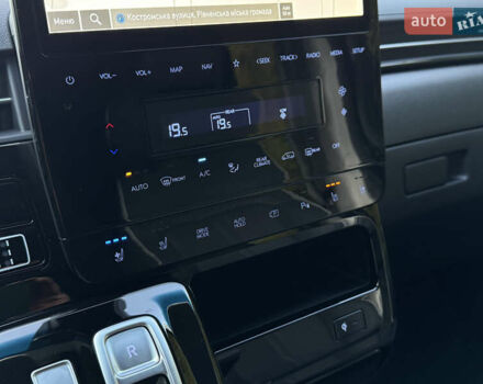 Синий Хендай Staria, объемом двигателя 2.2 л и пробегом 1 тыс. км за 65950 $, фото 49 на Automoto.ua