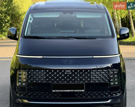 Синий Хендай Staria, объемом двигателя 2.2 л и пробегом 1 тыс. км за 65950 $, фото 3 на Automoto.ua