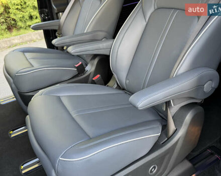 Синий Хендай Staria, объемом двигателя 2.2 л и пробегом 1 тыс. км за 65950 $, фото 71 на Automoto.ua