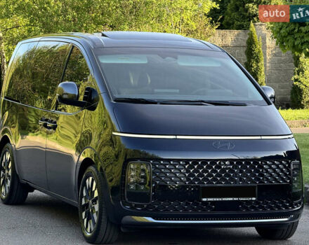 Синий Хендай Staria, объемом двигателя 2.2 л и пробегом 1 тыс. км за 65950 $, фото 1 на Automoto.ua