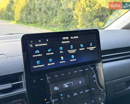 Синий Хендай Staria, объемом двигателя 2.2 л и пробегом 1 тыс. км за 65950 $, фото 50 на Automoto.ua