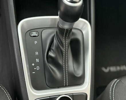 Білий Хендай Venue, об'ємом двигуна 1.59 л та пробігом 145 тис. км за 15300 $, фото 21 на Automoto.ua