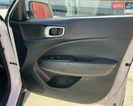 Белый Хендай Venue, объемом двигателя 1.59 л и пробегом 142 тыс. км за 16500 $, фото 32 на Automoto.ua