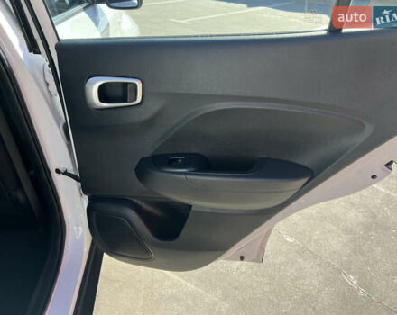 Белый Хендай Venue, объемом двигателя 1.59 л и пробегом 142 тыс. км за 16500 $, фото 35 на Automoto.ua