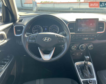 Белый Хендай Venue, объемом двигателя 1.59 л и пробегом 142 тыс. км за 16500 $, фото 24 на Automoto.ua