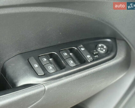 Білий Хендай Venue, об'ємом двигуна 1.59 л та пробігом 145 тис. км за 15300 $, фото 18 на Automoto.ua