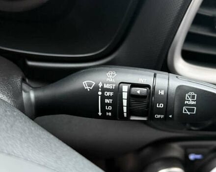 Білий Хендай Venue, об'ємом двигуна 1.59 л та пробігом 145 тис. км за 15300 $, фото 25 на Automoto.ua