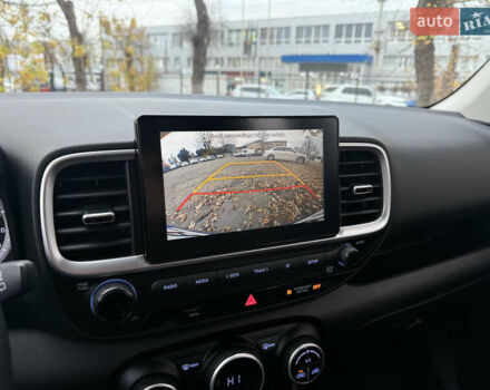 Білий Хендай Venue, об'ємом двигуна 1.59 л та пробігом 145 тис. км за 15300 $, фото 28 на Automoto.ua