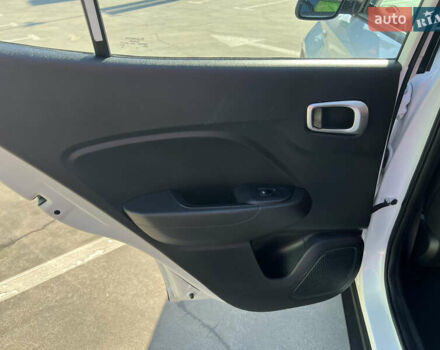 Белый Хендай Venue, объемом двигателя 1.59 л и пробегом 142 тыс. км за 16500 $, фото 38 на Automoto.ua