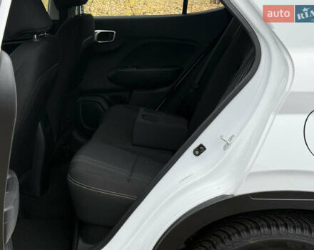 Білий Хендай Venue, об'ємом двигуна 1.59 л та пробігом 145 тис. км за 15300 $, фото 11 на Automoto.ua