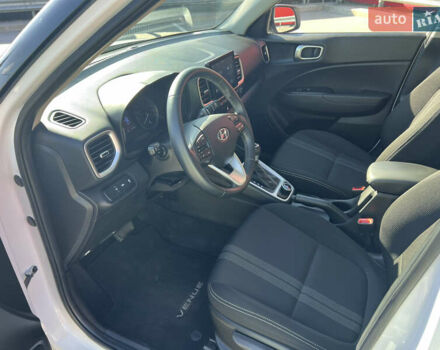 Белый Хендай Venue, объемом двигателя 1.59 л и пробегом 142 тыс. км за 16500 $, фото 23 на Automoto.ua