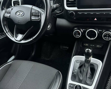 Белый Хендай Venue, объемом двигателя 1.59 л и пробегом 49 тыс. км за 19500 $, фото 7 на Automoto.ua