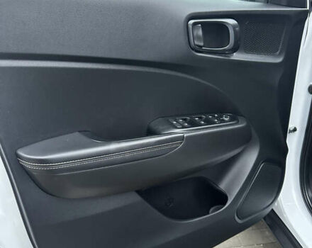 Белый Хендай Venue, объемом двигателя 1.59 л и пробегом 49 тыс. км за 19500 $, фото 20 на Automoto.ua