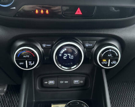 Белый Хендай Venue, объемом двигателя 1.59 л и пробегом 49 тыс. км за 19500 $, фото 27 на Automoto.ua