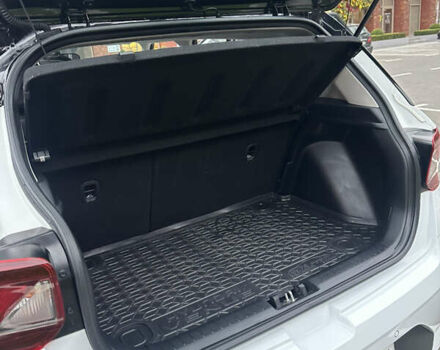 Белый Хендай Venue, объемом двигателя 1.59 л и пробегом 49 тыс. км за 19500 $, фото 28 на Automoto.ua