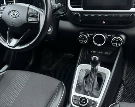 Белый Хендай Venue, объемом двигателя 1.59 л и пробегом 49 тыс. км за 19500 $, фото 8 на Automoto.ua