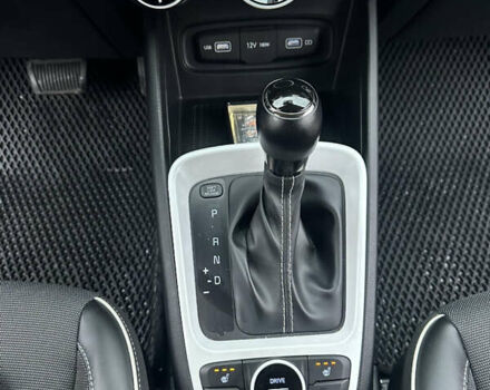 Белый Хендай Venue, объемом двигателя 1.59 л и пробегом 49 тыс. км за 19500 $, фото 26 на Automoto.ua