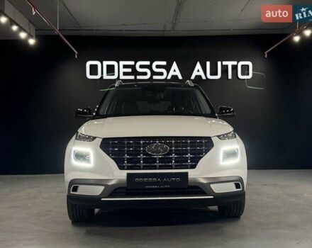 Белый Хендай Venue, объемом двигателя 1.6 л и пробегом 7 тыс. км за 22500 $, фото 2 на Automoto.ua