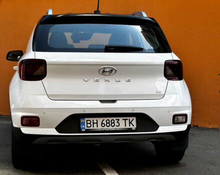 Белый Хендай Venue, объемом двигателя 1.6 л и пробегом 7 тыс. км за 24870 $, фото 2 на Automoto.ua