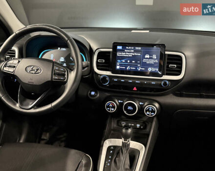 Белый Хендай Venue, объемом двигателя 1.6 л и пробегом 7 тыс. км за 22500 $, фото 30 на Automoto.ua