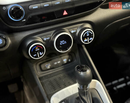 Белый Хендай Venue, объемом двигателя 1.6 л и пробегом 7 тыс. км за 22500 $, фото 32 на Automoto.ua