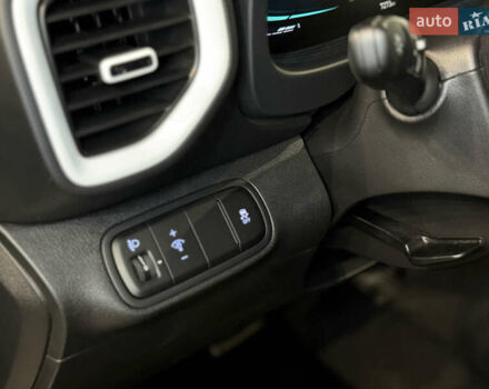 Белый Хендай Venue, объемом двигателя 1.6 л и пробегом 7 тыс. км за 22500 $, фото 34 на Automoto.ua