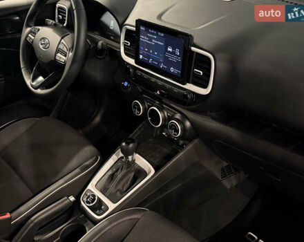 Белый Хендай Venue, объемом двигателя 1.6 л и пробегом 7 тыс. км за 22500 $, фото 23 на Automoto.ua