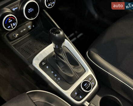 Белый Хендай Venue, объемом двигателя 1.6 л и пробегом 7 тыс. км за 22500 $, фото 31 на Automoto.ua