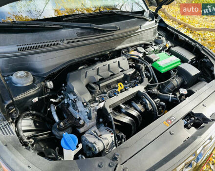 Черный Хендай Venue, объемом двигателя 1.59 л и пробегом 147 тыс. км за 14500 $, фото 18 на Automoto.ua