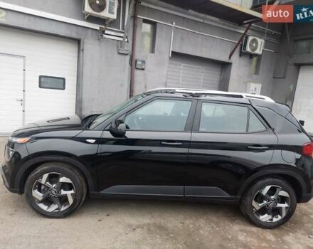 Черный Хендай Venue, объемом двигателя 1.6 л и пробегом 40 тыс. км за 11699 $, фото 2 на Automoto.ua