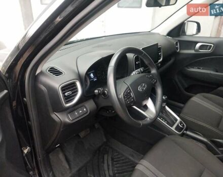 Черный Хендай Venue, объемом двигателя 1.6 л и пробегом 40 тыс. км за 11699 $, фото 12 на Automoto.ua