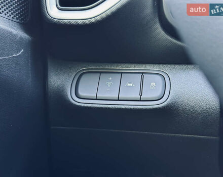 Черный Хендай Venue, объемом двигателя 1.6 л и пробегом 56 тыс. км за 12900 $, фото 68 на Automoto.ua