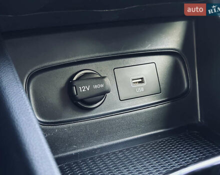 Черный Хендай Venue, объемом двигателя 1.6 л и пробегом 56 тыс. км за 12900 $, фото 72 на Automoto.ua