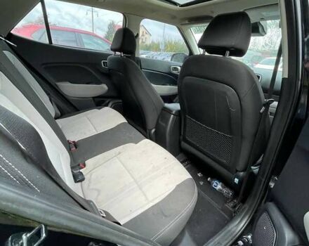 Черный Хендай Venue, объемом двигателя 1.6 л и пробегом 72 тыс. км за 10100 $, фото 20 на Automoto.ua