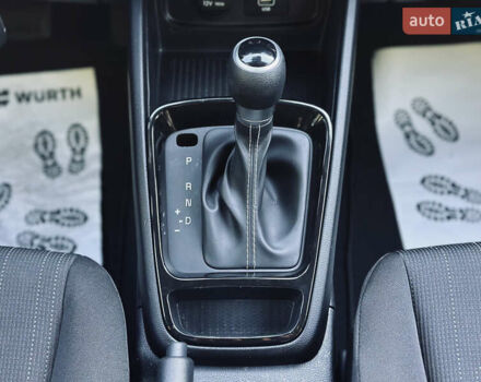 Черный Хендай Venue, объемом двигателя 1.6 л и пробегом 56 тыс. км за 12900 $, фото 61 на Automoto.ua