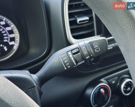 Черный Хендай Venue, объемом двигателя 1.6 л и пробегом 56 тыс. км за 12900 $, фото 70 на Automoto.ua