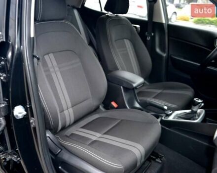 Чорний Хендай Venue, об'ємом двигуна 1.59 л та пробігом 10 тис. км за 18700 $, фото 98 на Automoto.ua