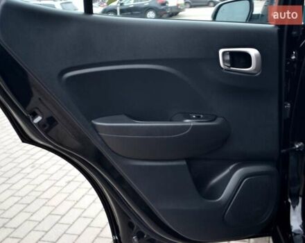 Чорний Хендай Venue, об'ємом двигуна 1.59 л та пробігом 10 тис. км за 18700 $, фото 105 на Automoto.ua