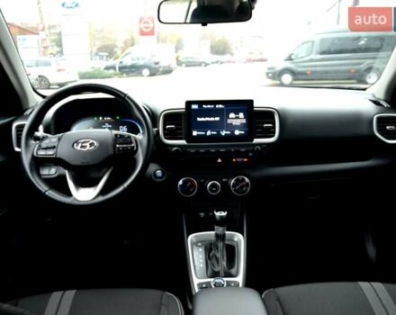 Чорний Хендай Venue, об'ємом двигуна 1.59 л та пробігом 10 тис. км за 18700 $, фото 9 на Automoto.ua