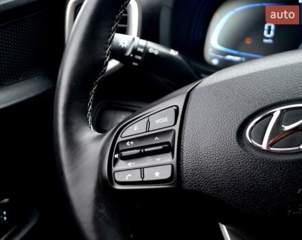 Чорний Хендай Venue, об'ємом двигуна 1.59 л та пробігом 10 тис. км за 18700 $, фото 49 на Automoto.ua