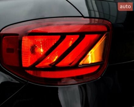 Чорний Хендай Venue, об'ємом двигуна 1.59 л та пробігом 10 тис. км за 18700 $, фото 24 на Automoto.ua