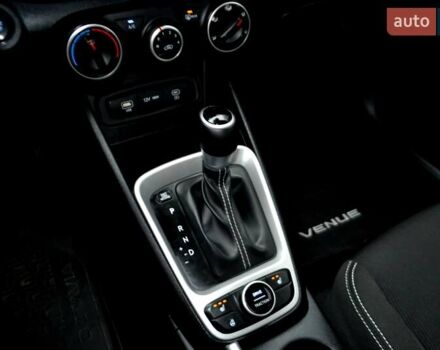 Чорний Хендай Venue, об'ємом двигуна 1.59 л та пробігом 10 тис. км за 18700 $, фото 83 на Automoto.ua