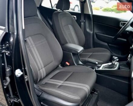 Чорний Хендай Venue, об'ємом двигуна 1.59 л та пробігом 10 тис. км за 18700 $, фото 97 на Automoto.ua