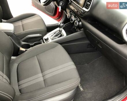 Червоний Хендай Venue, об'ємом двигуна 1.59 л та пробігом 24 тис. км за 16300 $, фото 11 на Automoto.ua