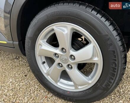 Серый Хендай Venue, объемом двигателя 1.59 л и пробегом 57 тыс. км за 14900 $, фото 13 на Automoto.ua