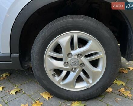 Серый Хендай Venue, объемом двигателя 1.6 л и пробегом 76 тыс. км за 14100 $, фото 35 на Automoto.ua