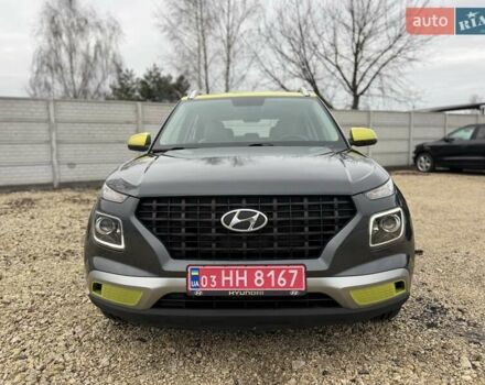 Серый Хендай Venue, объемом двигателя 1.59 л и пробегом 57 тыс. км за 14900 $, фото 1 на Automoto.ua